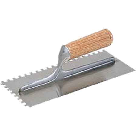 FRATTONE DENTATO C/MANICO LEGNO 28x12 cm - dentatura 10x10 mm
