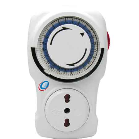 PROGRAMMATEUR JOURNALIER Fiche 16 A 2P+T - Prise 10/16 A 2P+T