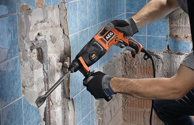MARTEAU PERFORATEUR « KH 28 SUPER XE » AEG 1010 W