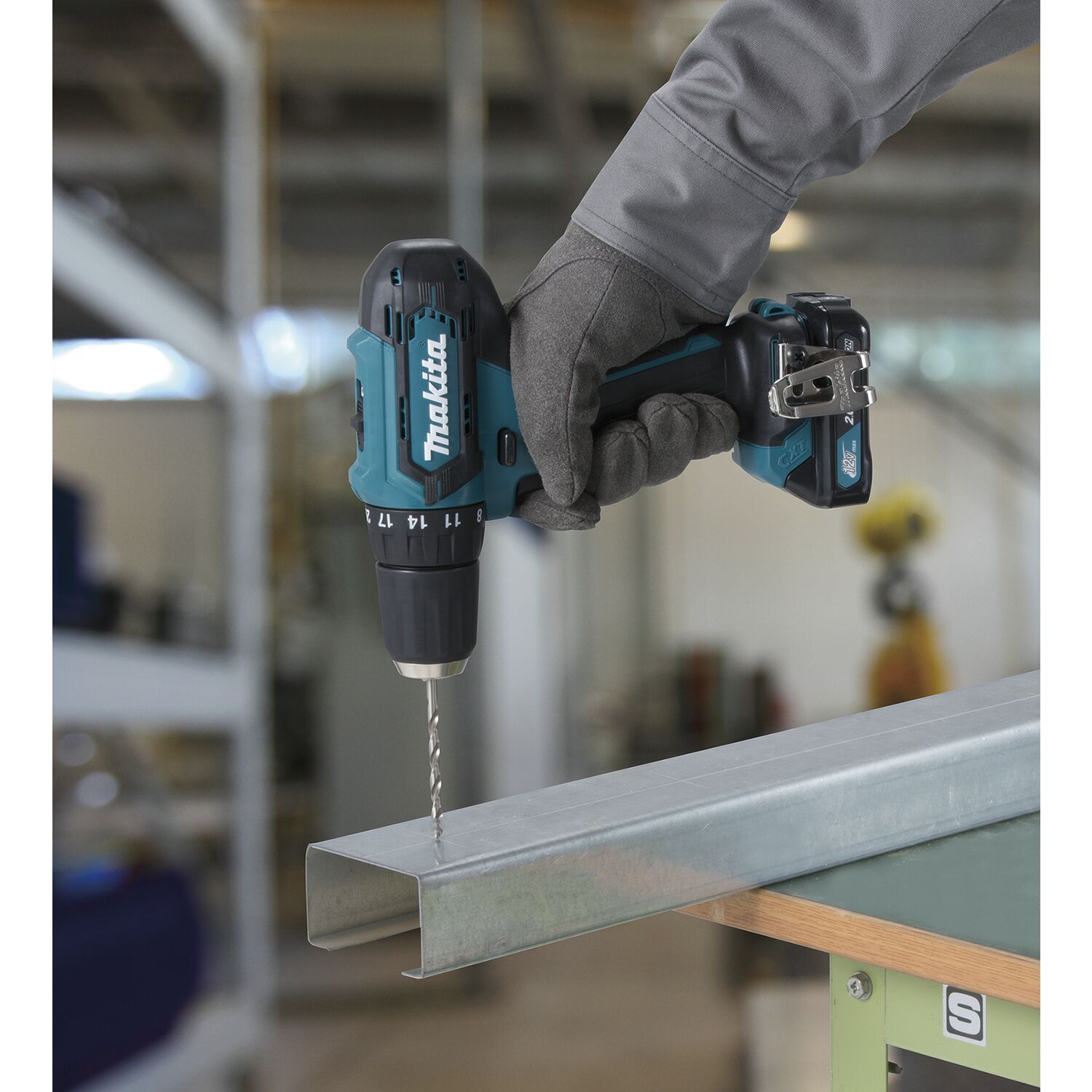TRAPANO/AVVITATORE CON PERCUSSIONE A BATTERIA 'HP333DSAJ' MAKITA 12V 2,0Ah