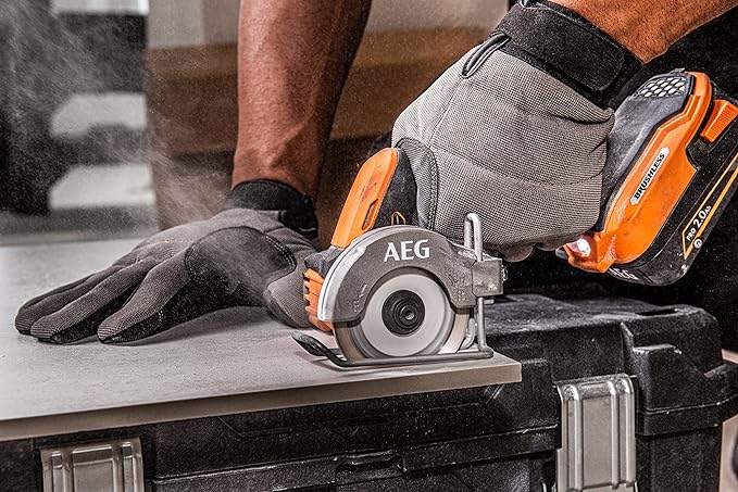 MEULEUSE SOUS-COMPACTE SANS BALAI SUR BATTERIE « BMMS 18SBL » AEG Ø 76 mm